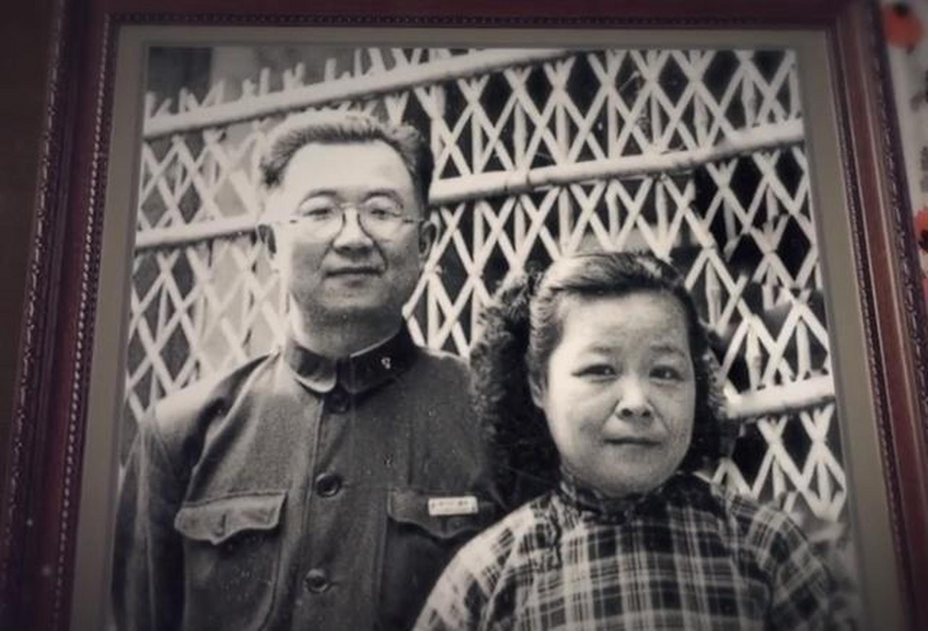 启功和章宝琛:包办婚姻的受害者,却成为相濡以沫的人生伴侣