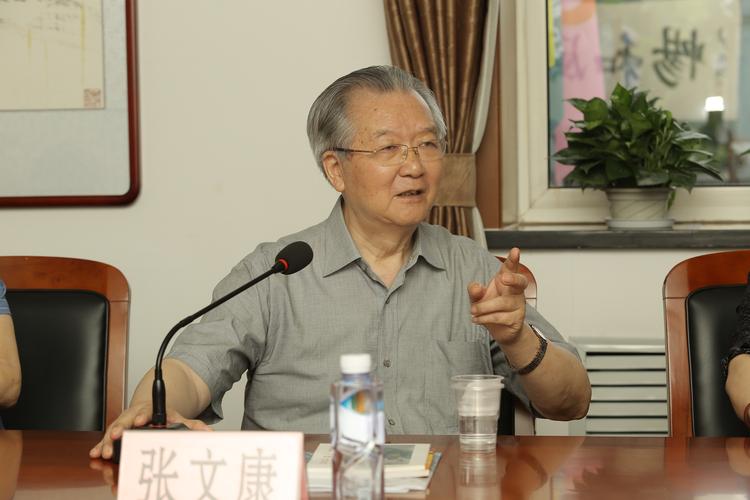 原卫生部部长张文康:48岁授少将,2003年却被免职,如今82岁