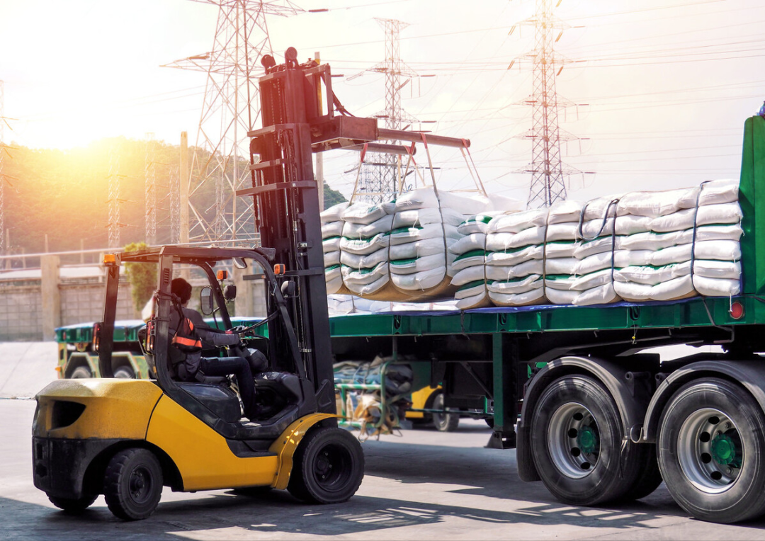 叉车uwb测距防撞系统有哪些应用场景?——厂区叉车安全解决方案