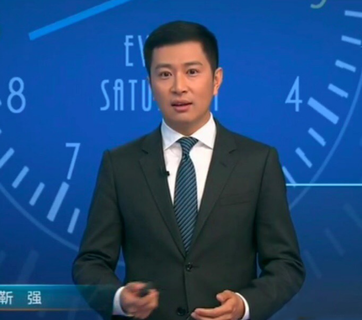 CCTV主持人靳强图片