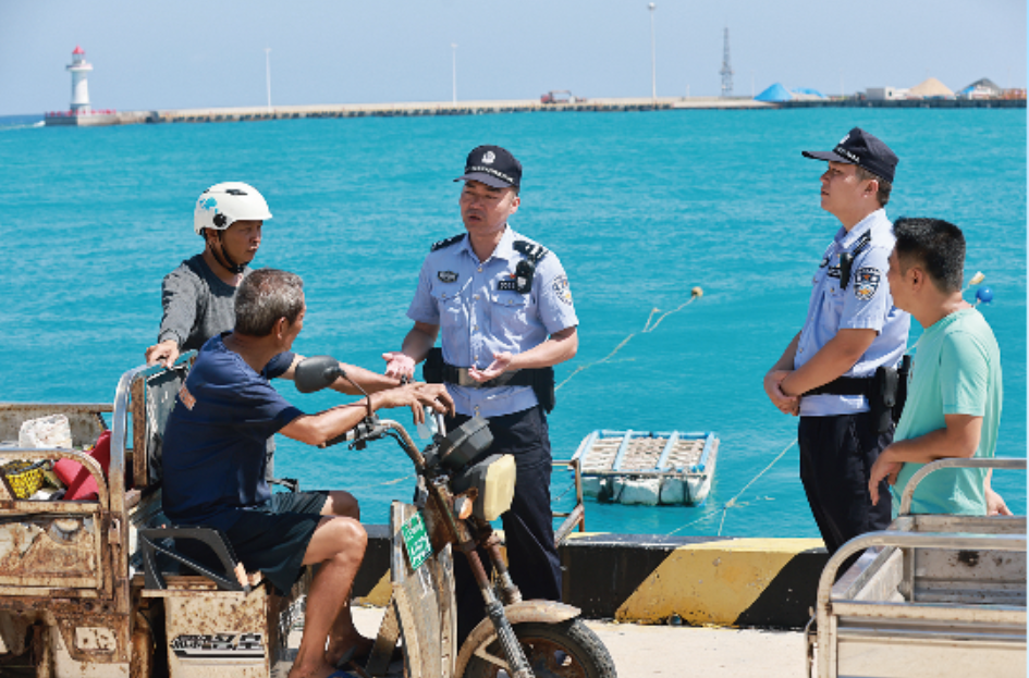 「忠诚的足迹·大美边疆」三沙市公安局永兴海岸派出所民警李振宝