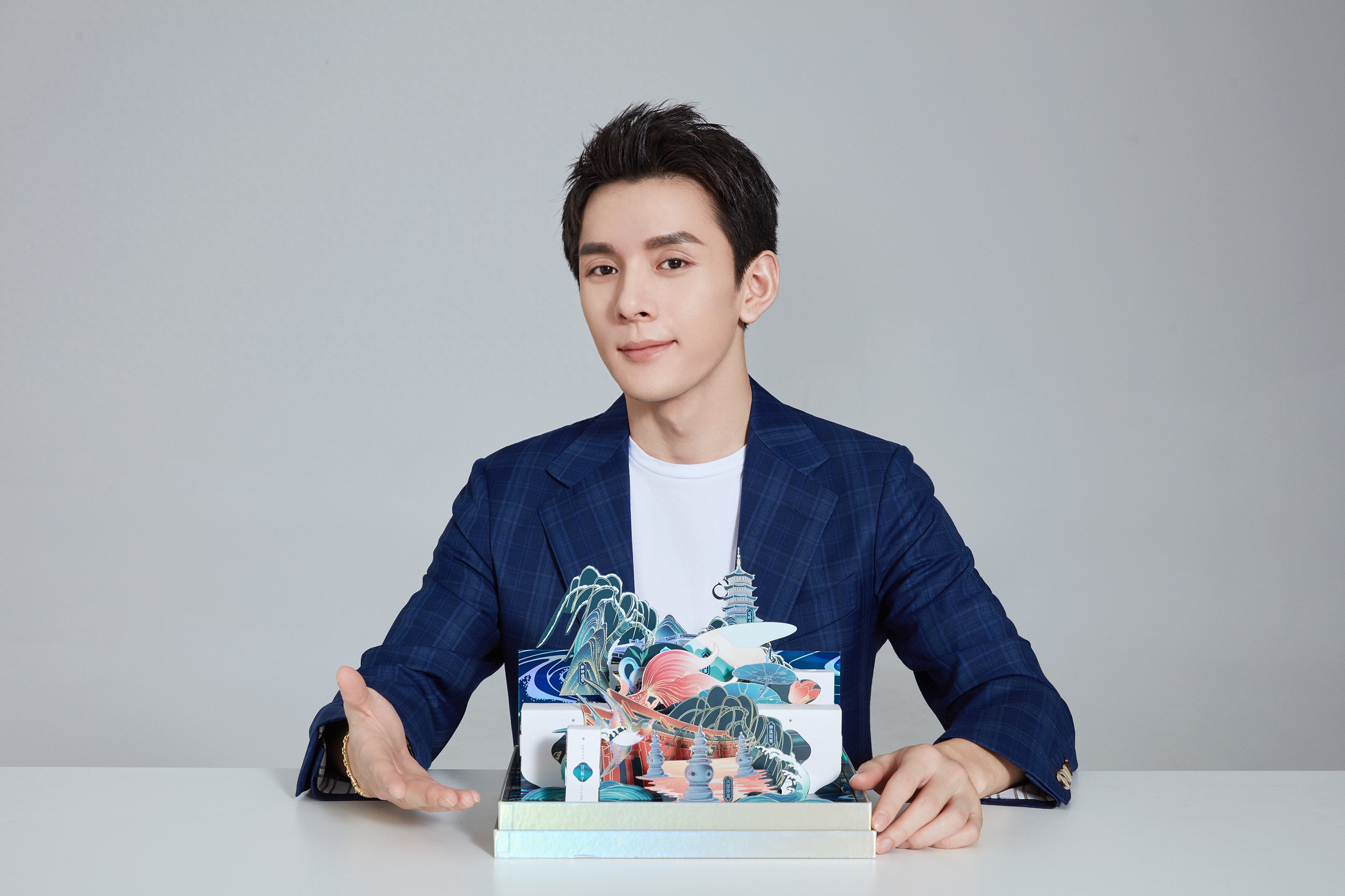 李佳琦风波升级!大批粉丝纷纷脱粉,身家被扒,痛哭道歉求原谅