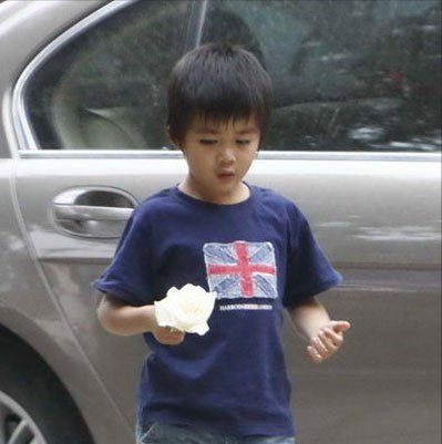 那英儿子高兴:被父亲抛弃后留下阴影,继父的出现治愈他半生