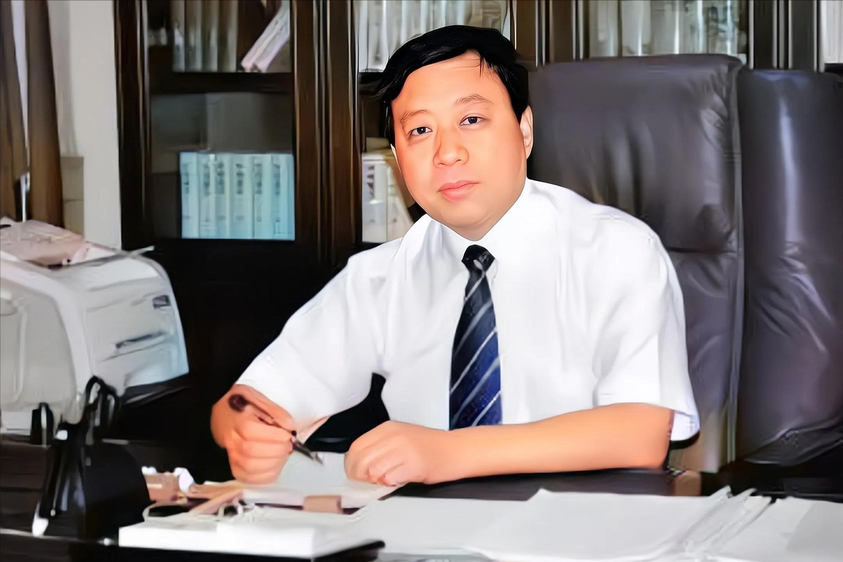 正厅级"色贪"朱广平落马:为讨好师妹敛财百万,最终被判15年