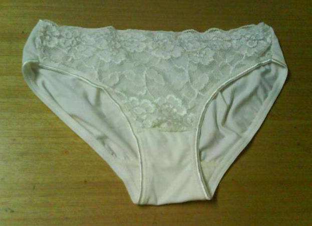 女性内裤发黄?是妇科疾病征兆,医生提示:以下原因导致,要重视