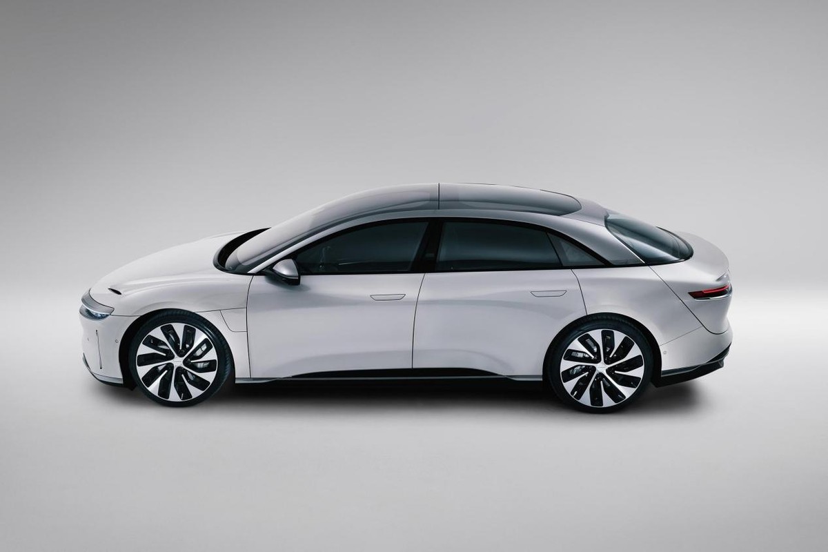 lucid air新套件官图发布,售价6000美元,原石滩车展亮相