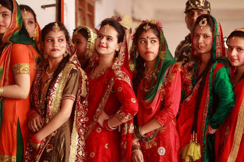 在印度才是最重男轻女的地方,生女儿就是赔钱货!