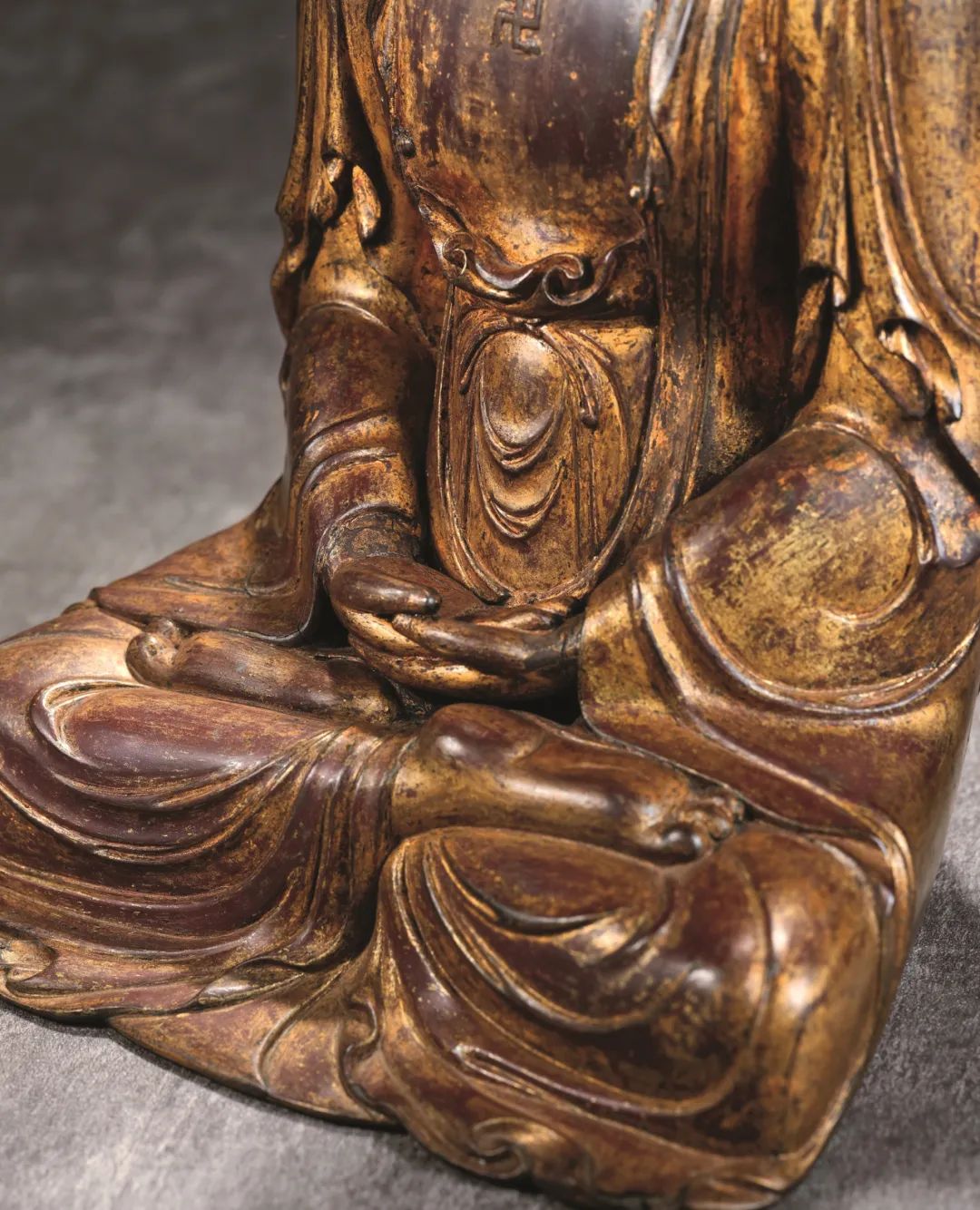 2022西泠秋拍|明宫廷·檀香木阿弥陀佛坐像