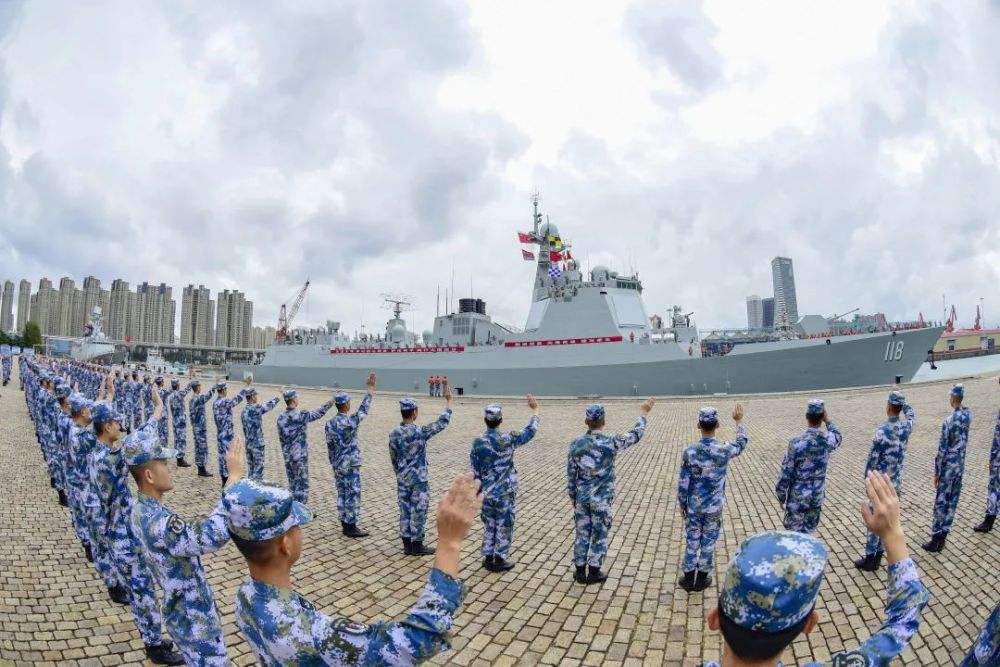 戰地記者盧宇光:為報恩娶俄特種兵遺孀,今兒女來中國上大學