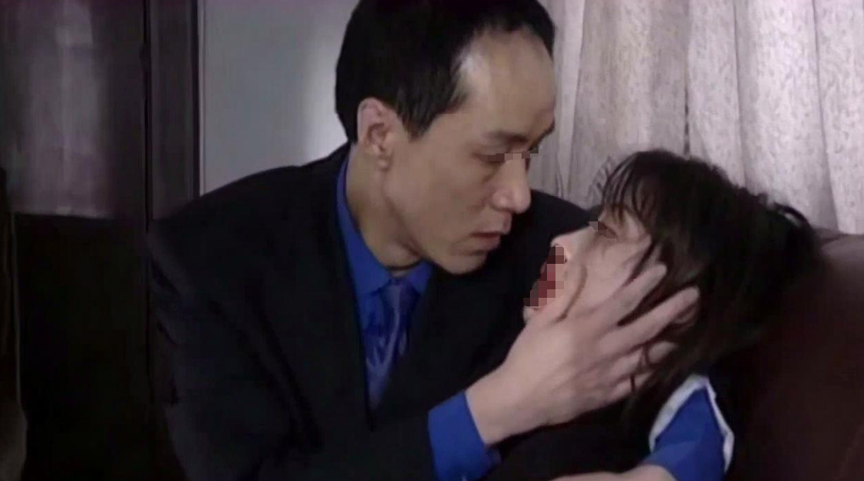 回顾:藏族网红拉姆,直播中被前夫泼汽油烧死,惨叫声曾持续1小时