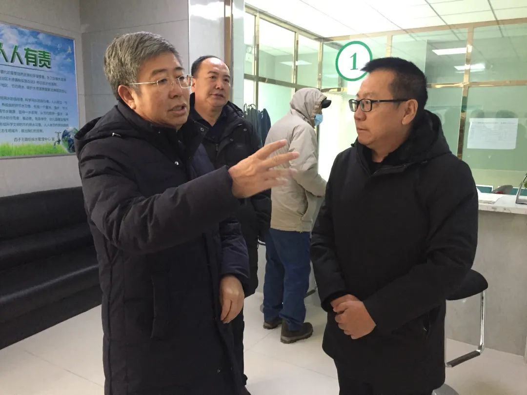 武玉亮看望慰问一线民生保障部门