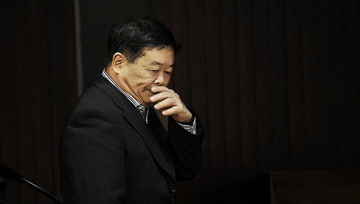 宁捐80亿,不给员工涨一分工资,曹德旺是真慈善还是嗜血资本家?