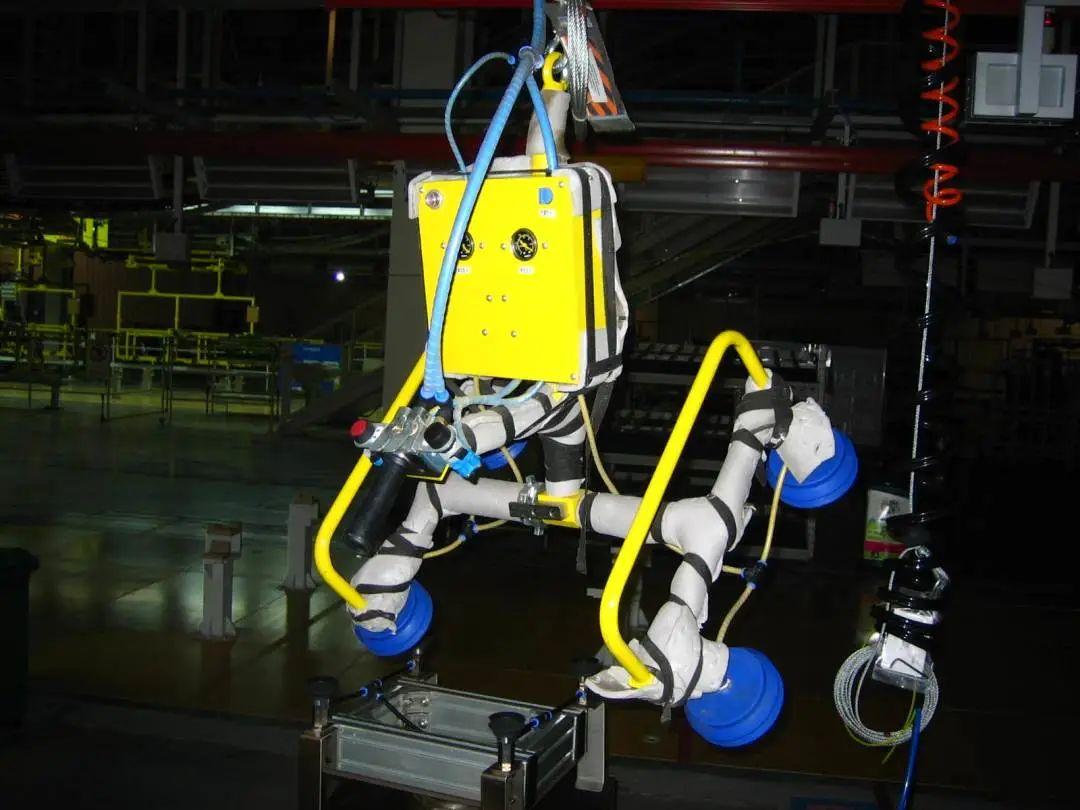 汽车总装机械手之风挡安装机械手