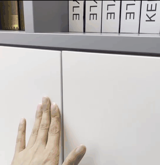 别再往柜门上安装拉手了,现在流行这样设计,柜子高级感十足