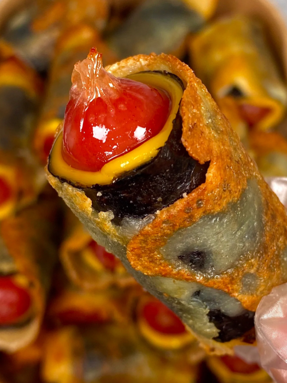 家人们!我发现了一道超级好吃的美食——脆皮芝士烤肠!