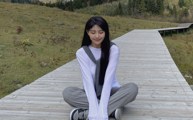 心动的信号:郑琴心风格大变,剪齐刘海颜值回春,"娃娃脸"抢镜