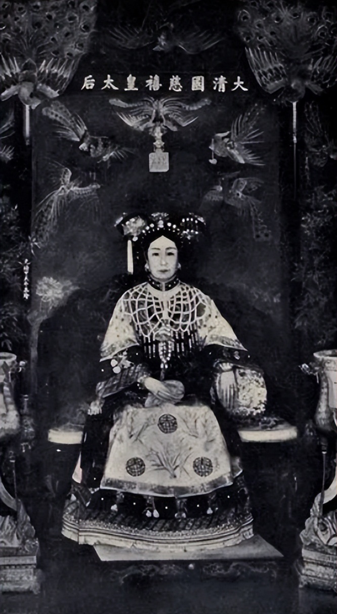 女歌唱家那英,原名叫叶赫那拉英,是慈禧太后的曾孙女?假的!