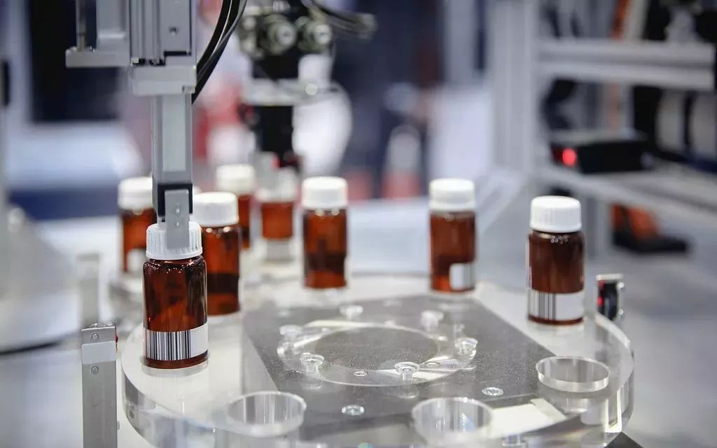 南北双药,一个名副其实的211,一个二本分数的实力强校