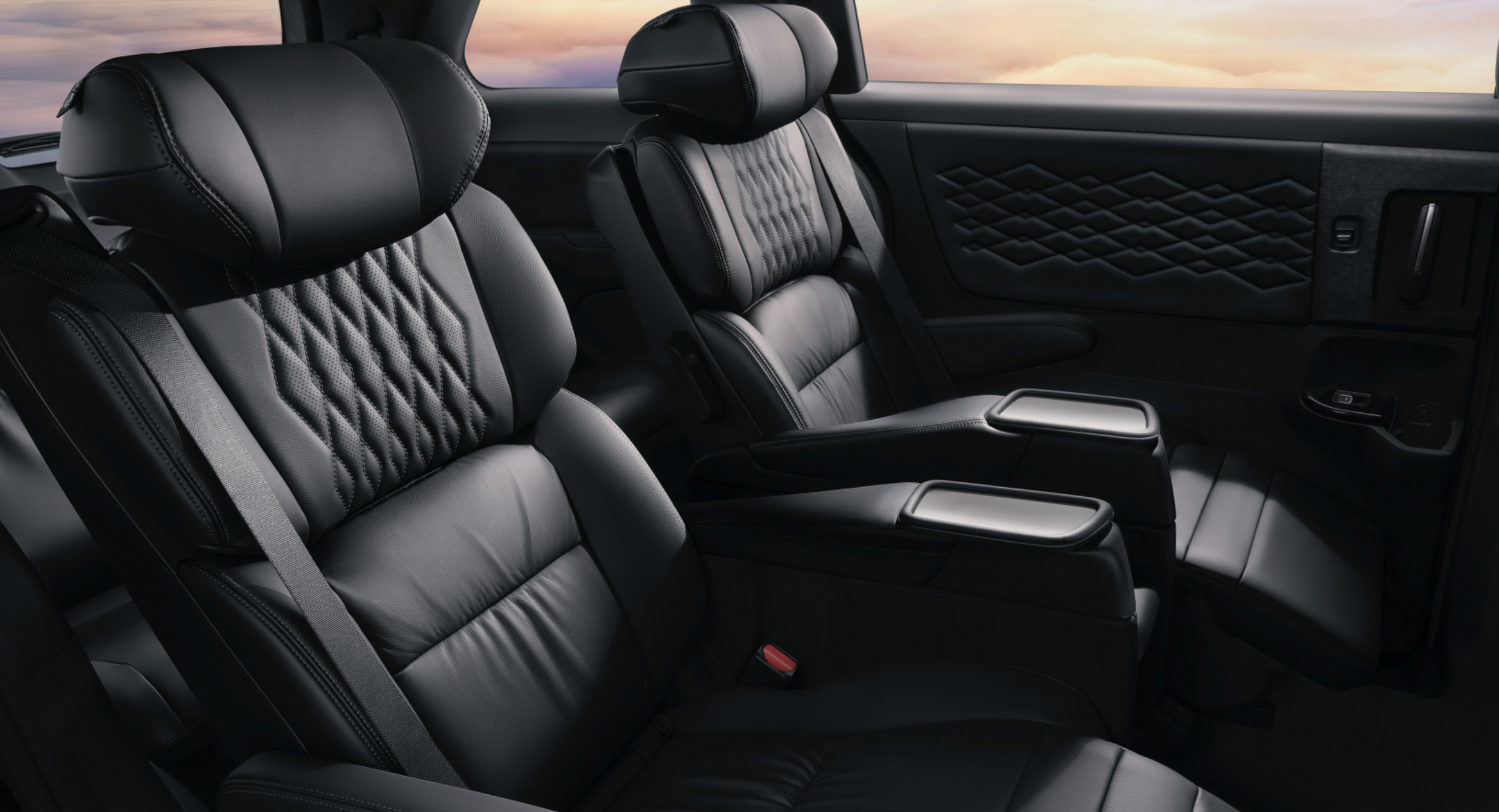 98万  2023年7月15日,本田正式发布了2024款艾力绅,新车的外观增加黑