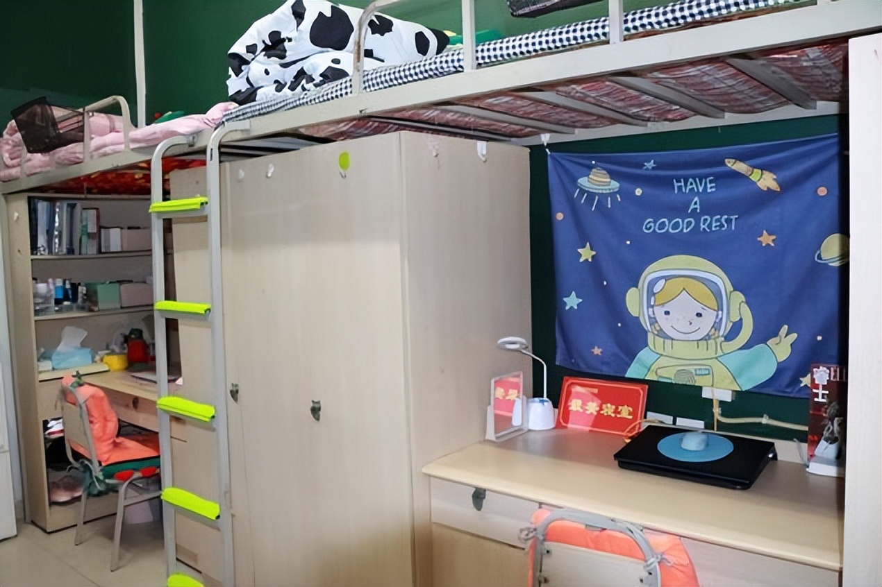 一分钟了解高校:重庆能源职业学院校园航拍