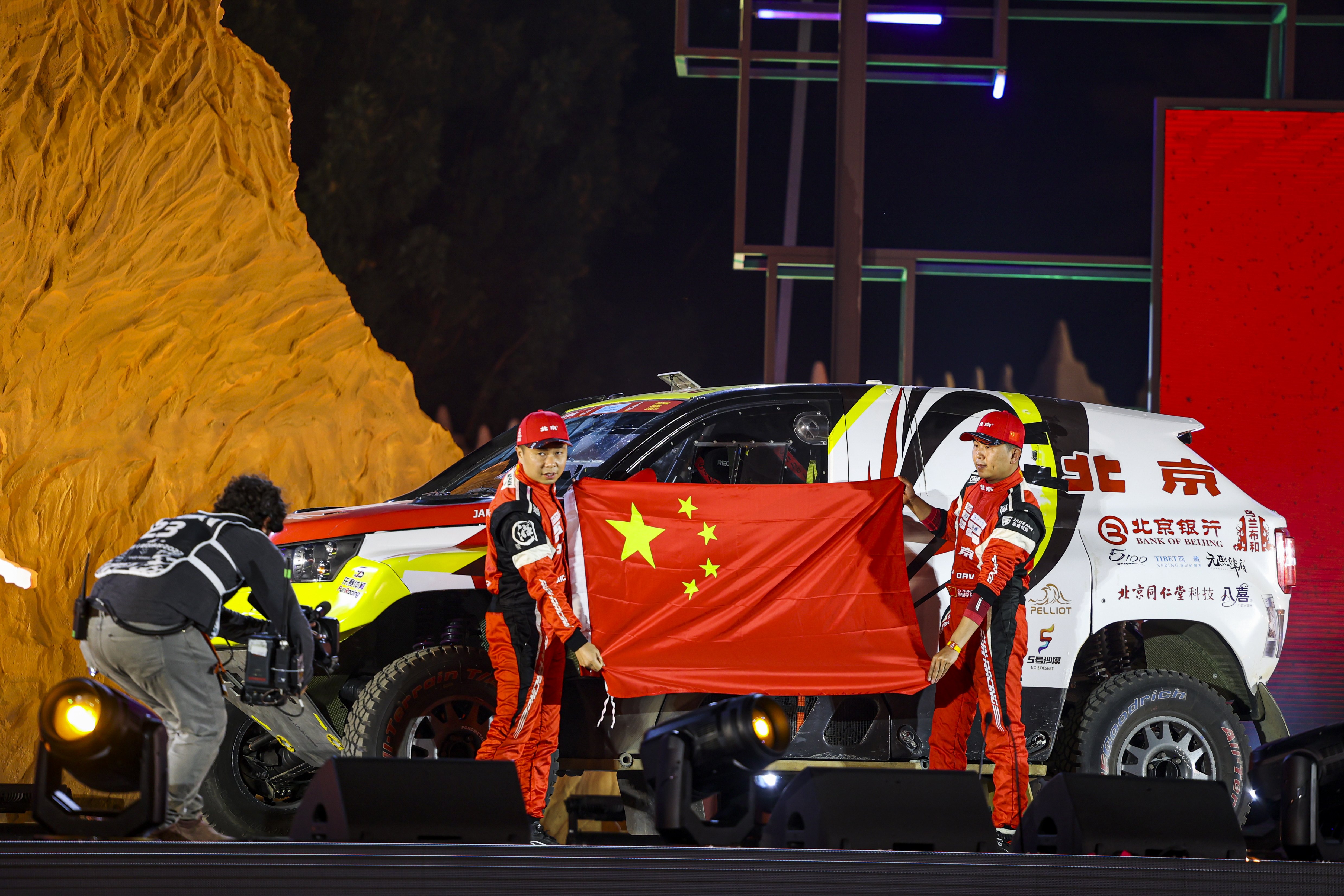 第44届达喀尔拉力赛在沙特开幕 六组中国车手出战