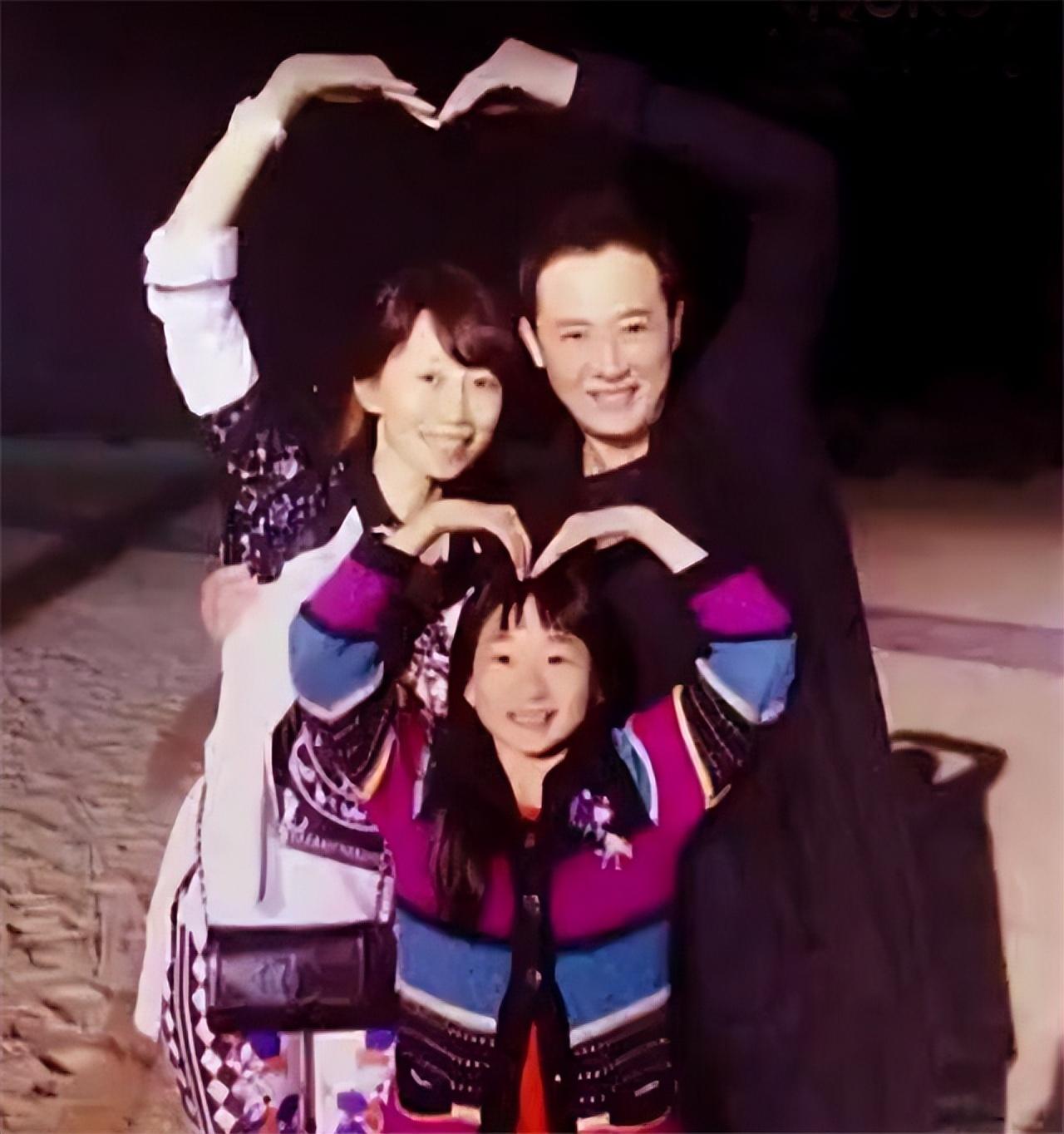 汪正正,磁性嗓音超迷人,他妻子张静宇近照,揭秘两人的感情经历