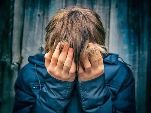 回顾"连体夫妇"走红后离婚,无腿丈夫劈腿女粉丝,独臂妻子一人带娃