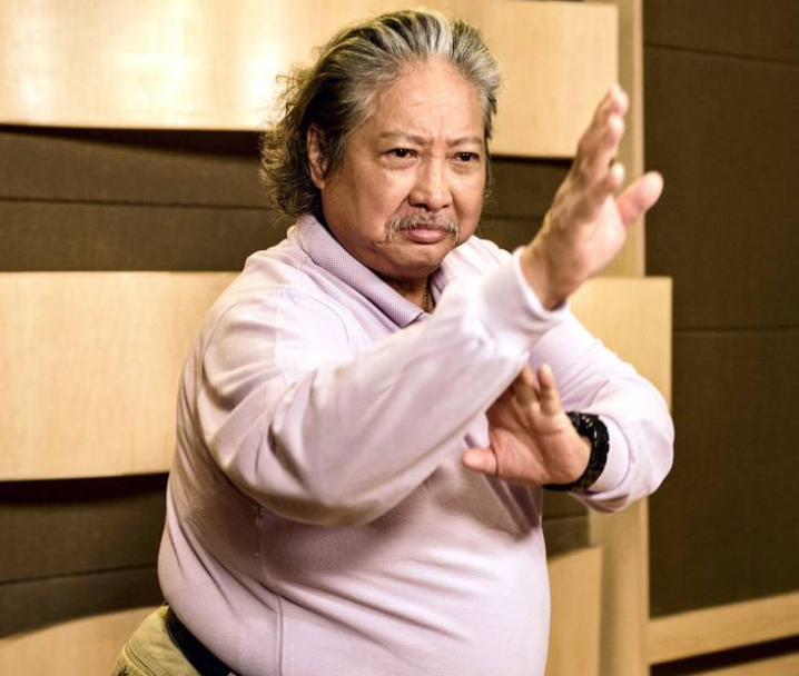 洪金宝近照曝光,身形暴瘦,只够谭咏麟一半