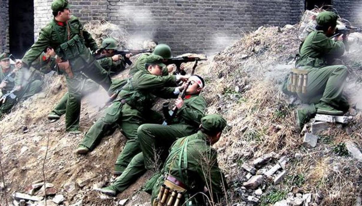 对越反击战中,他受伤被送医院,晚年在为战友扫墓时:我牺牲了?