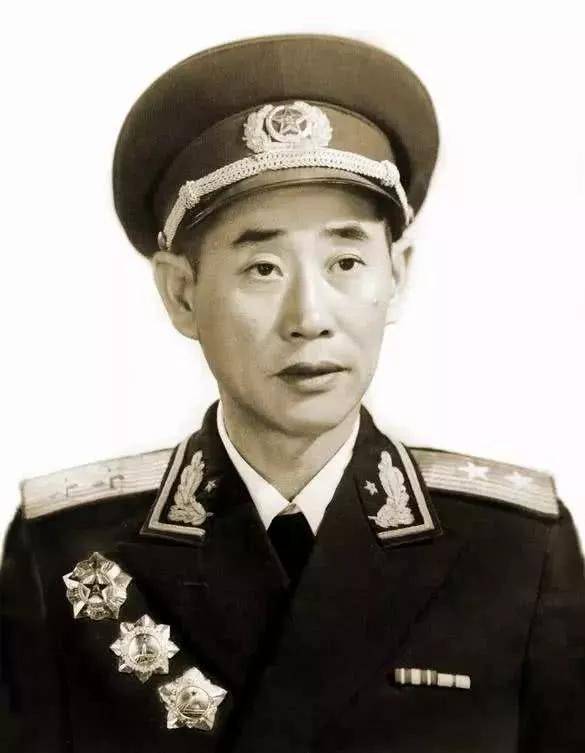 他是歼灭北极熊军团的男人,成我国交通部长,退休后宣传海洋文化