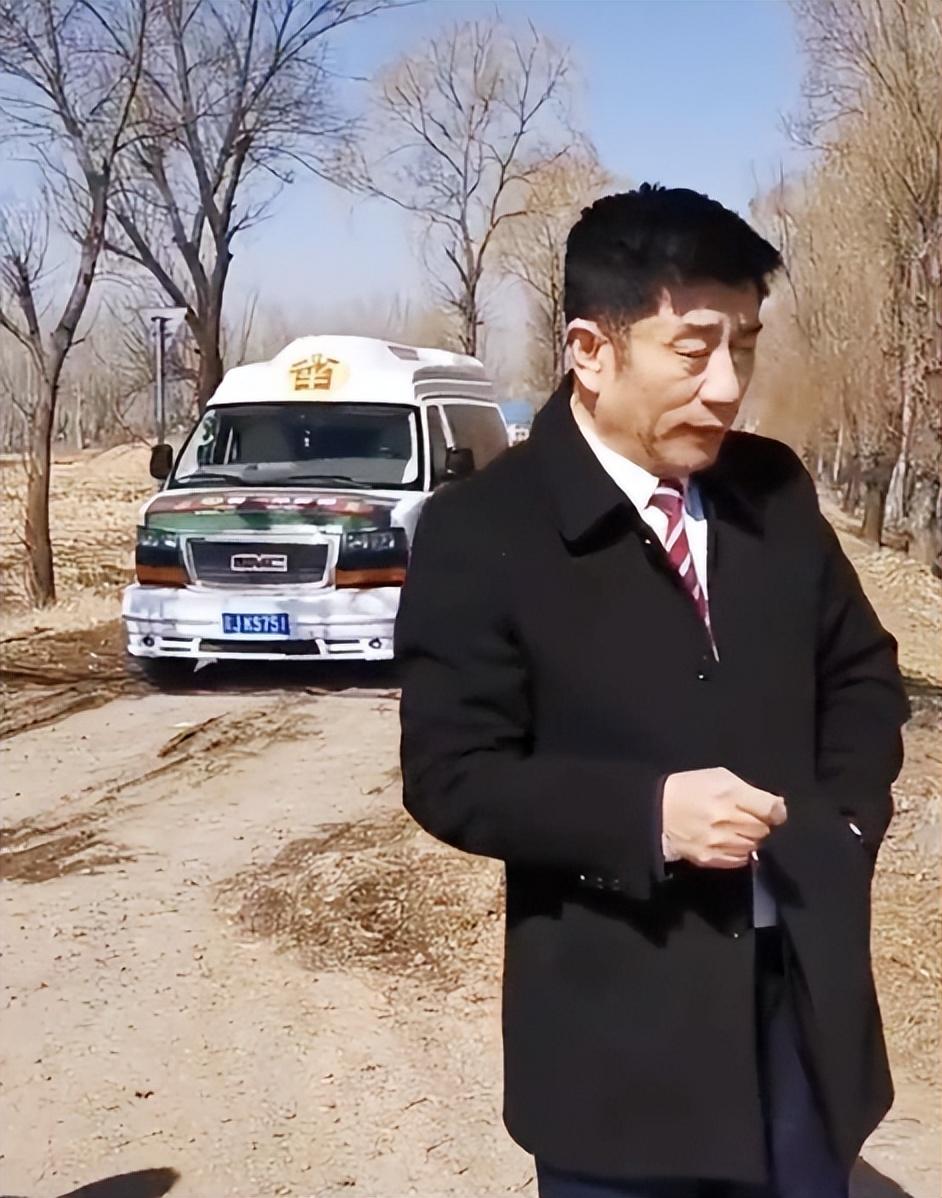 东北巨骗陈相贵:骗钱数十亿,花182万买手机号,最终锒铛入狱