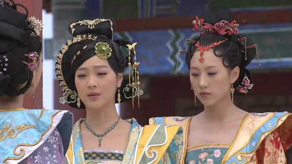 王艺曈与朱一龙