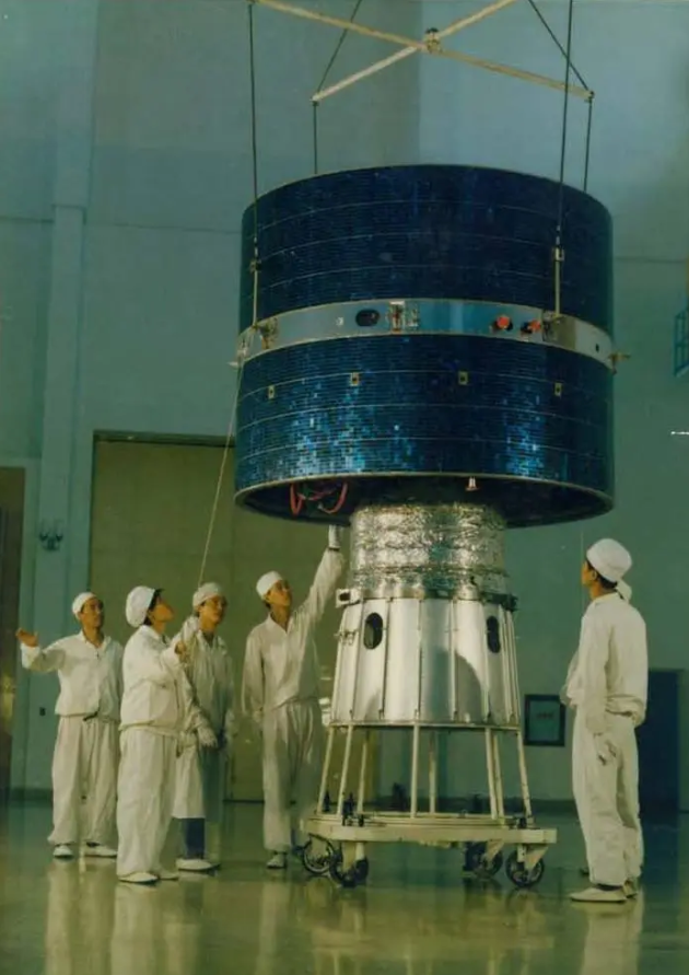 航天科普丨纪念东方红二号成功发射40周年