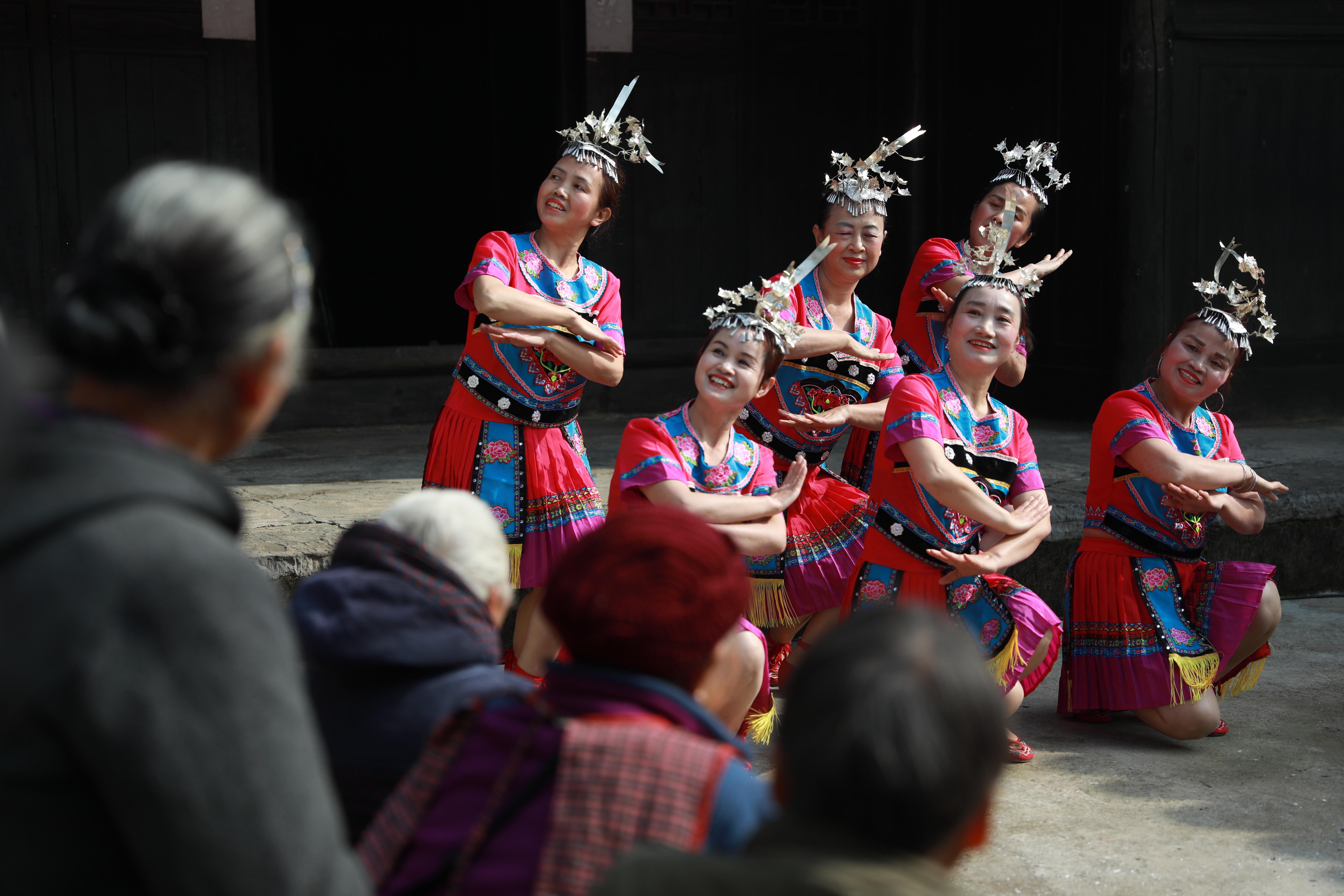 农村各种表演图片