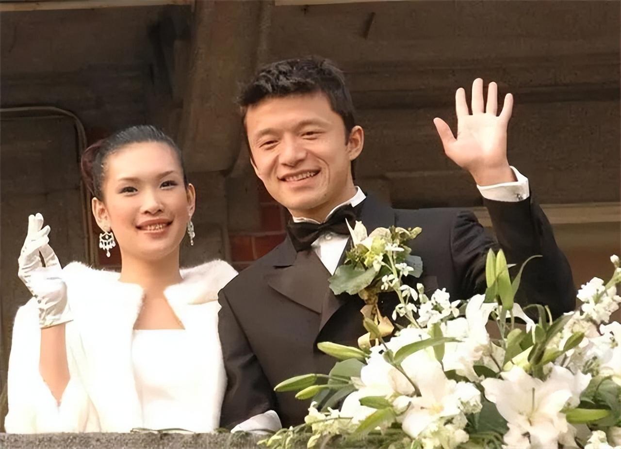 超模佟晨洁,与谢晖被誉为国内小贝和辣妹,离婚后却嫁给了魏巍