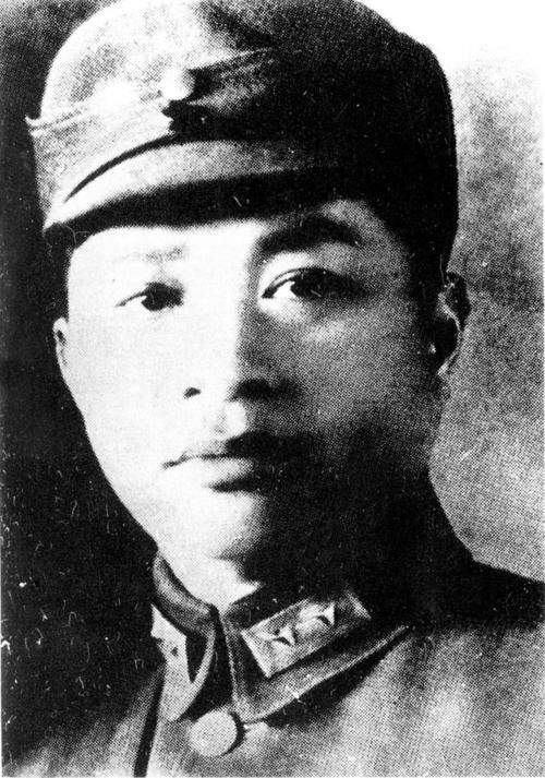 1956年陈赓带一少年见周总理得知他的身份后和邓颖超收为养子