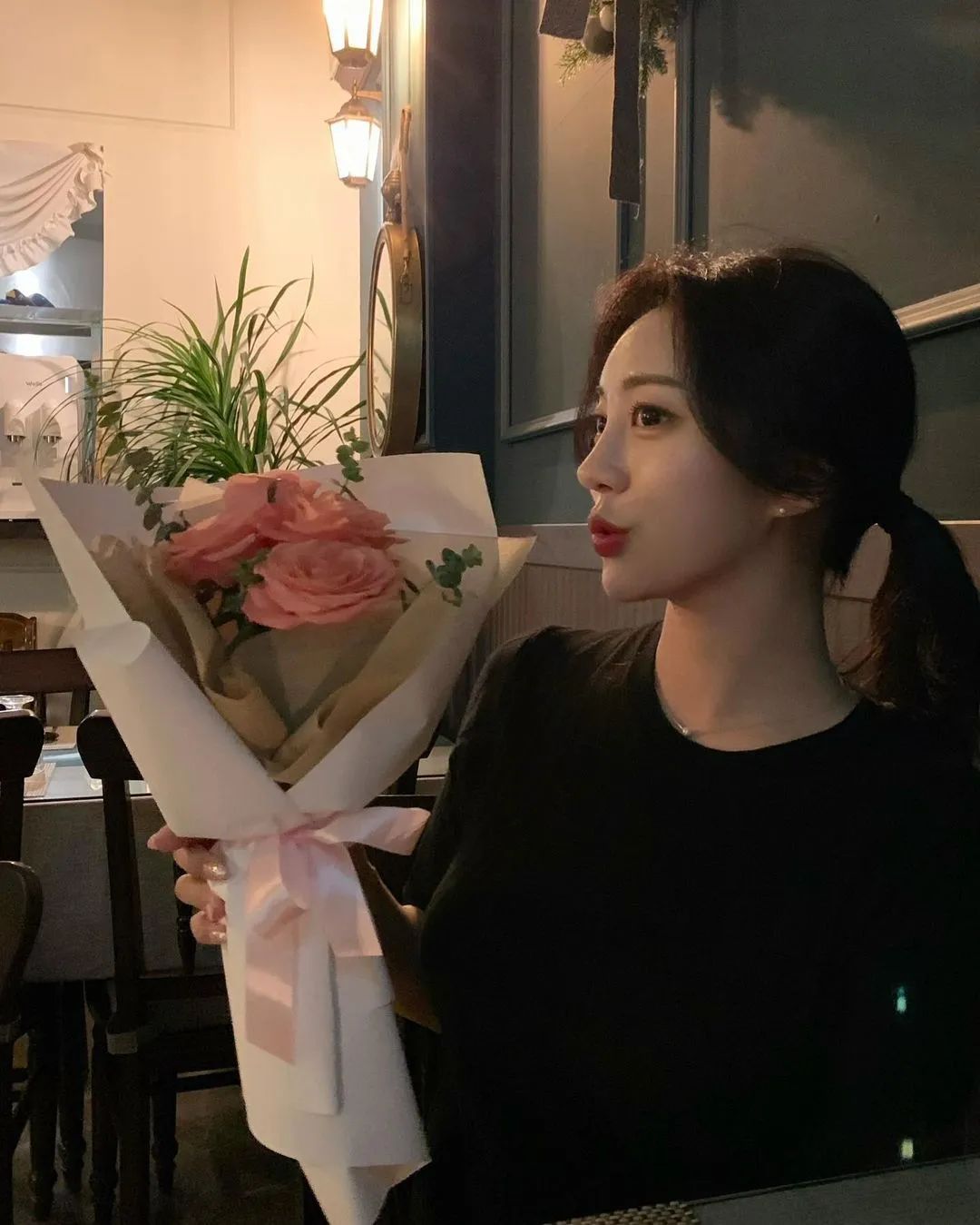 韩国网红seoa，明明可以靠身材走红，却走知性路线