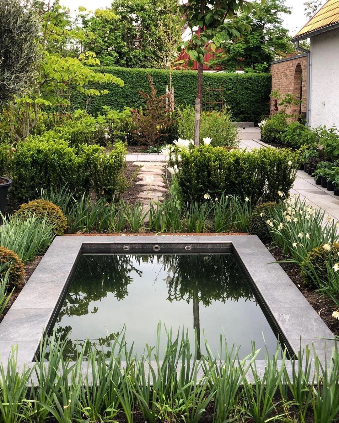 花园镜面反光水池,藏在里面的美景,绚烂而静美