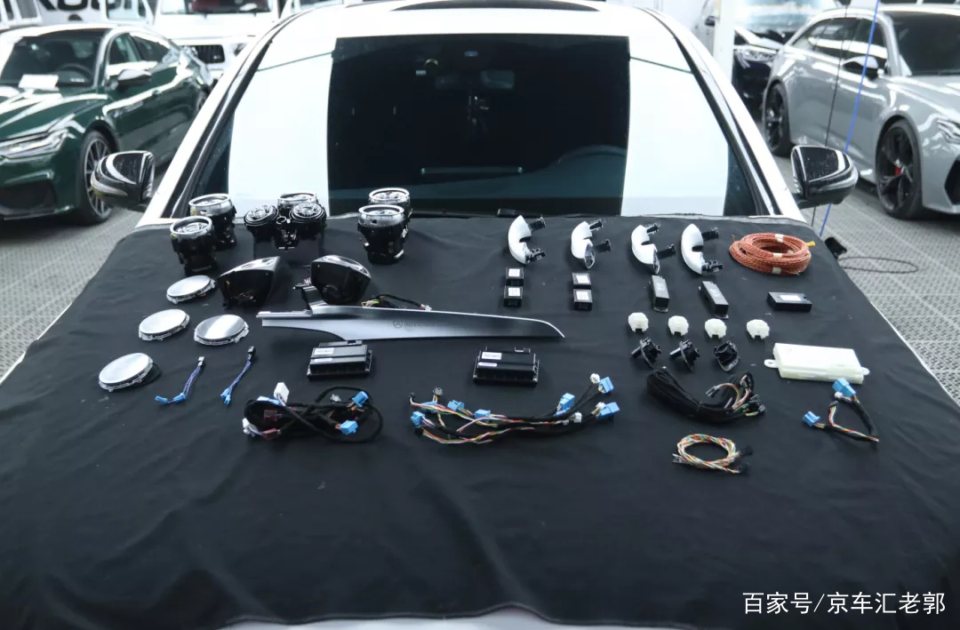 奔驰舒适进入 尾门_奔驰GLC改装 发光出风口 旋转高音