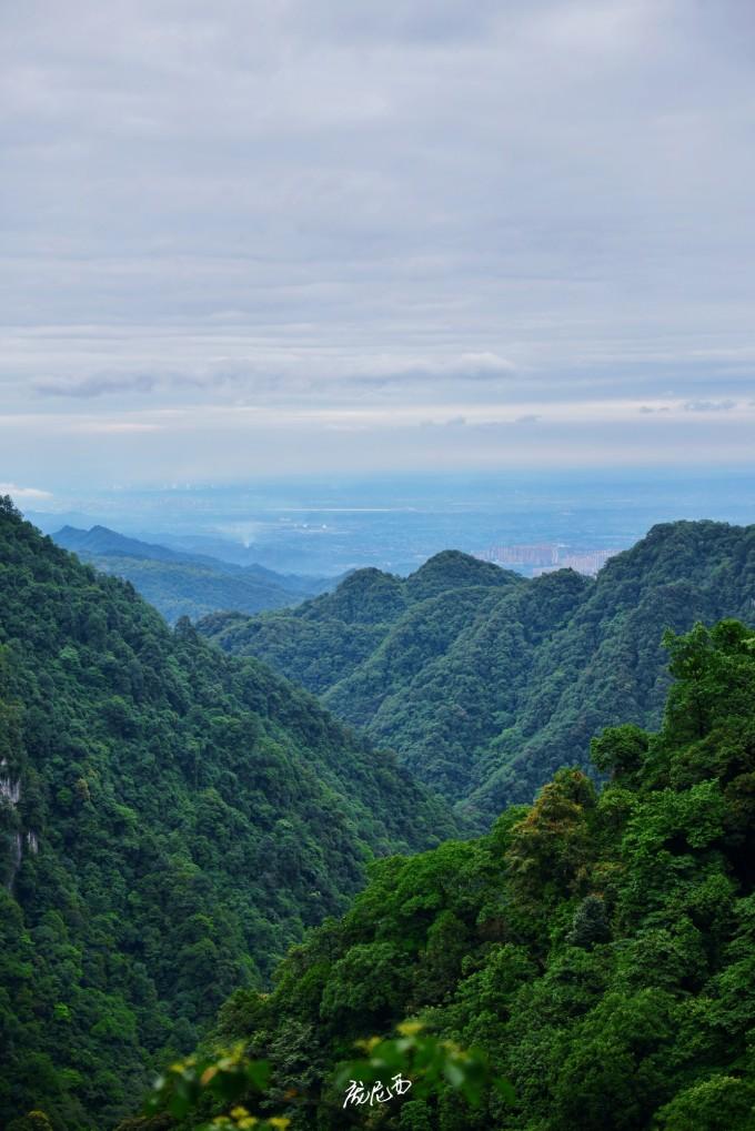 九十九道拐,峨眉山的天梯