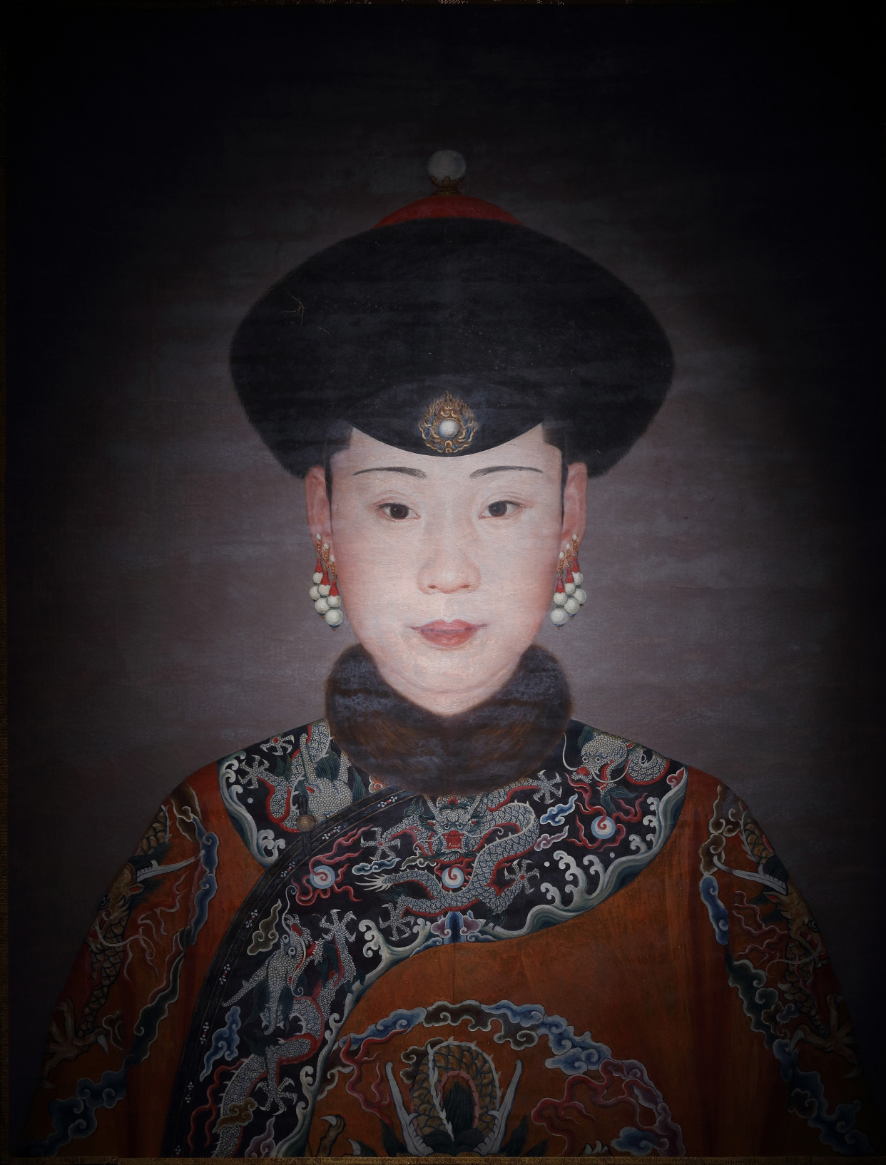 存世罕见的郎世宁绘油画后妃像在京展出.四川嘉国文投艺术品公司