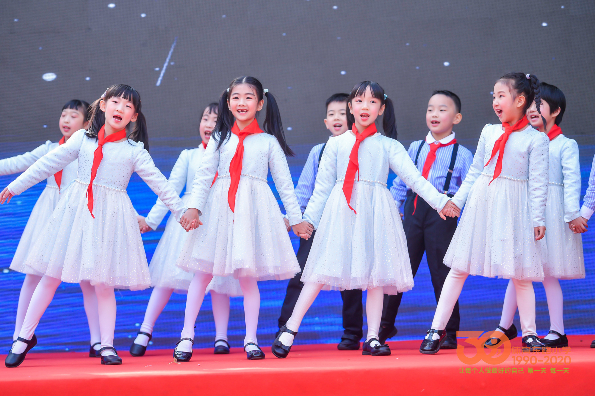 廣州市天河區(qū)體育東路小學(xué)30歲了!一校七門(圖1) 廣州市天河區(qū)體育東路小學(xué)30歲了!一校七門(圖1)