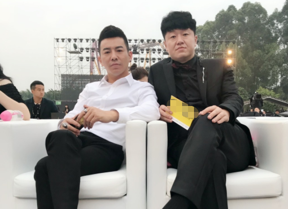 舞帝利哥宣布"退位",公会交给大佛管理,引发大弟子赵本六不满