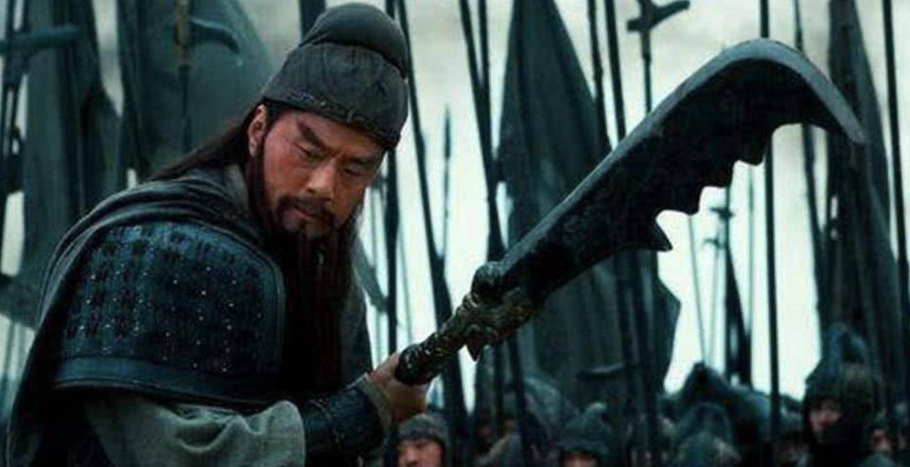 三国十大神兵:方天画戟只能排在前五,第一名竟是谁的神兵?