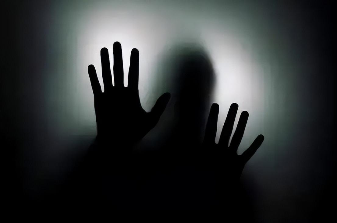 回顾 男孩撞破母亲出轨被害,情夫:他看到母亲帮我,就不反抗了