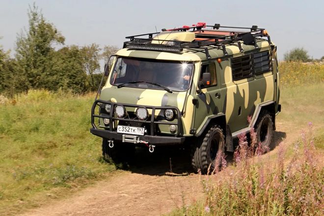 uaz-452轻型多用途车辆