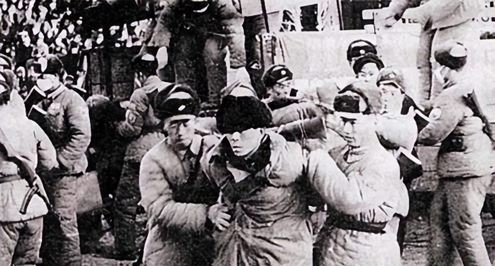 湖南一名匪首,建国后混入革命队伍成剿匪英雄,身份揭穿被判无期