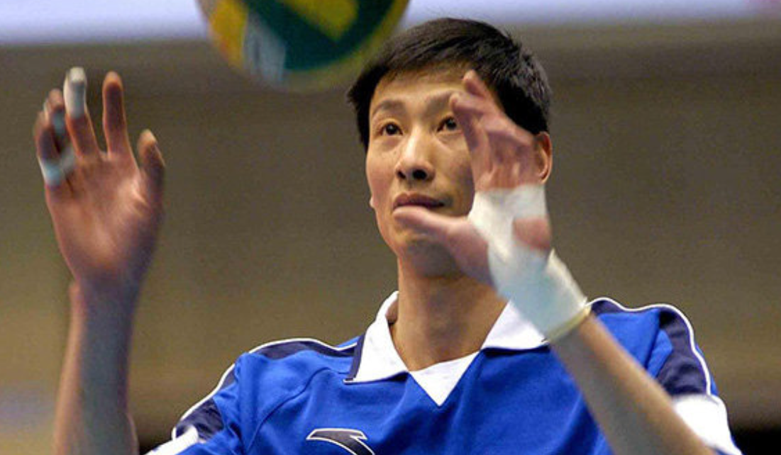 56岁郑武近况:继续教练生涯,54岁妻子风韵犹存,弟弟郑亮已瘫痪