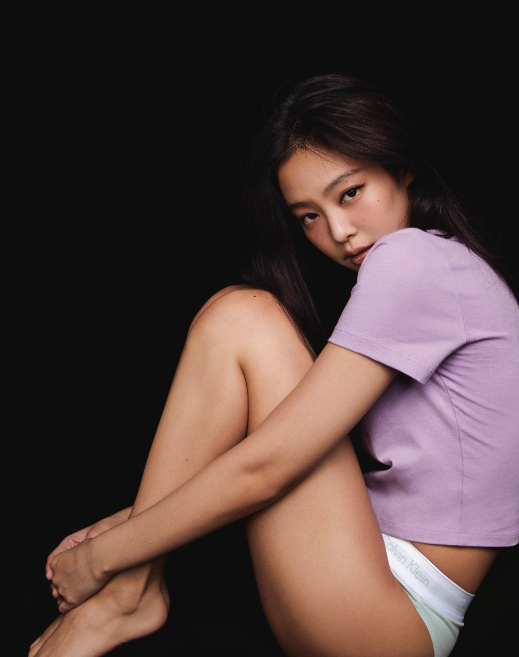 jennie全新ck广告大片曝光!勾魂眼神 性感pose,网友:辣到升天