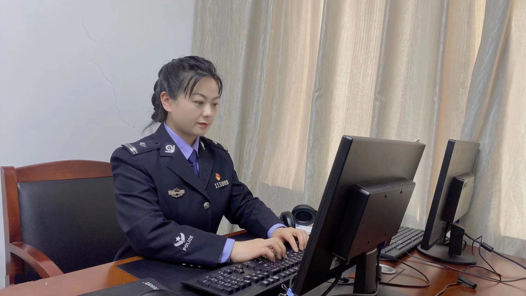 妇女节特刊你好女网警致敬闪闪发光的她